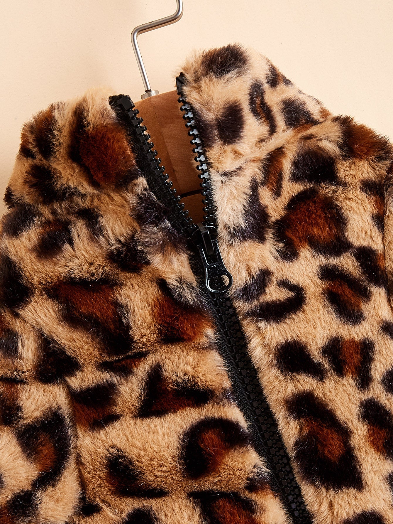 Warm Leopard Print Dog Clothes Jacket - Stylish and Cozy Pet Outerwear for Chilly Days